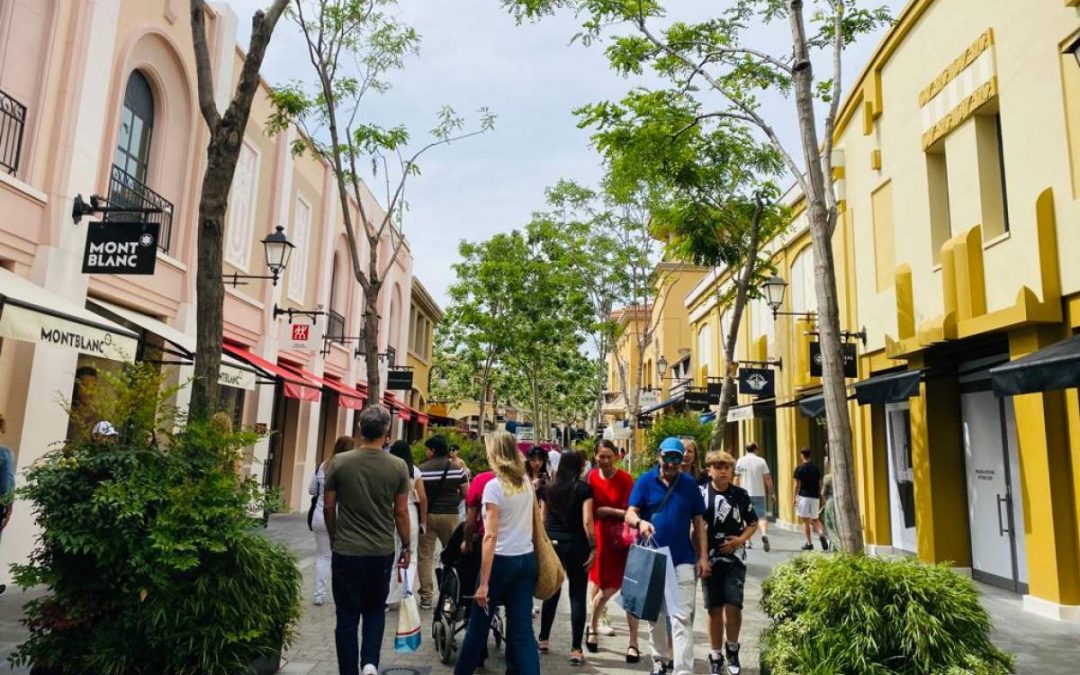 FV Broker Inmobiliario recomienda ir de compras en la zona noroeste de madrid para elegir productos de calidad.
