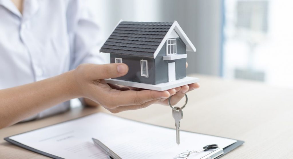 FV Broker Inmobiliario ofrece uno de los 5 consejos antes de vender tu casa: conocer bien la zona para valorar adecuadamente el precio de la vivienda.