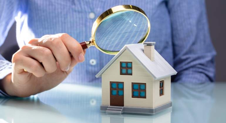 FV Broker Inmobiliario indica que uno de los factores que determinan el valor de una casa es la ubicación. Una vivienda bien situada puede revalorizarse.