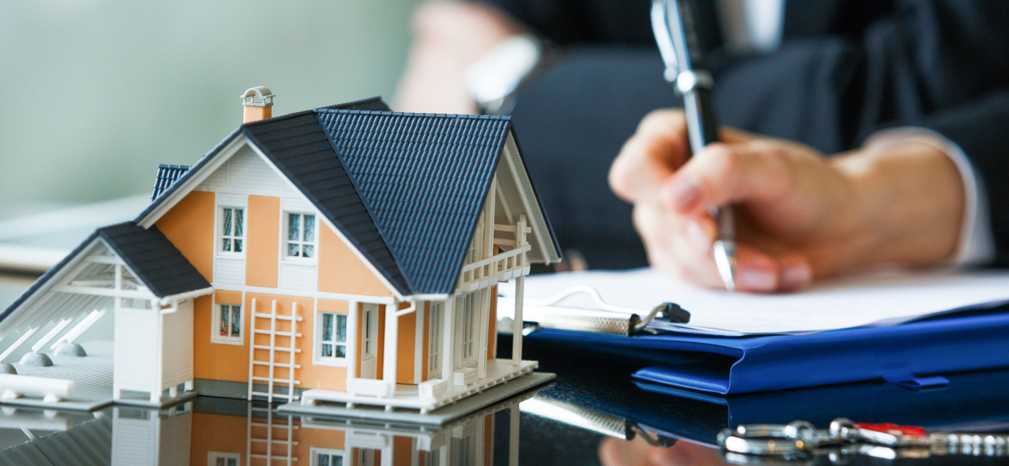 ¿Qué es la escritura de una casa? FV Broker Inmobiliario indica que es documento oficial necesario para la operación de compra venta de un inmueble.