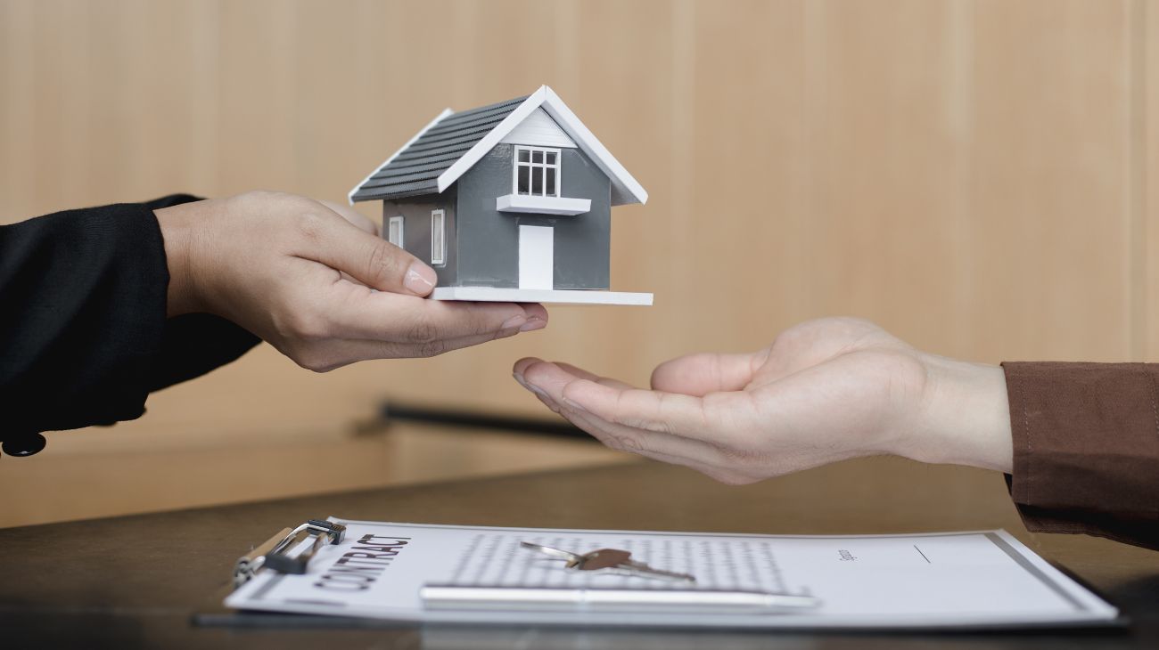 ¿Por qué vender una vivienda en exclusividad con una inmobiliaria? FV Broker Inmobiliario ofrece un servicio completo de la gestión de la venta de tu casa.