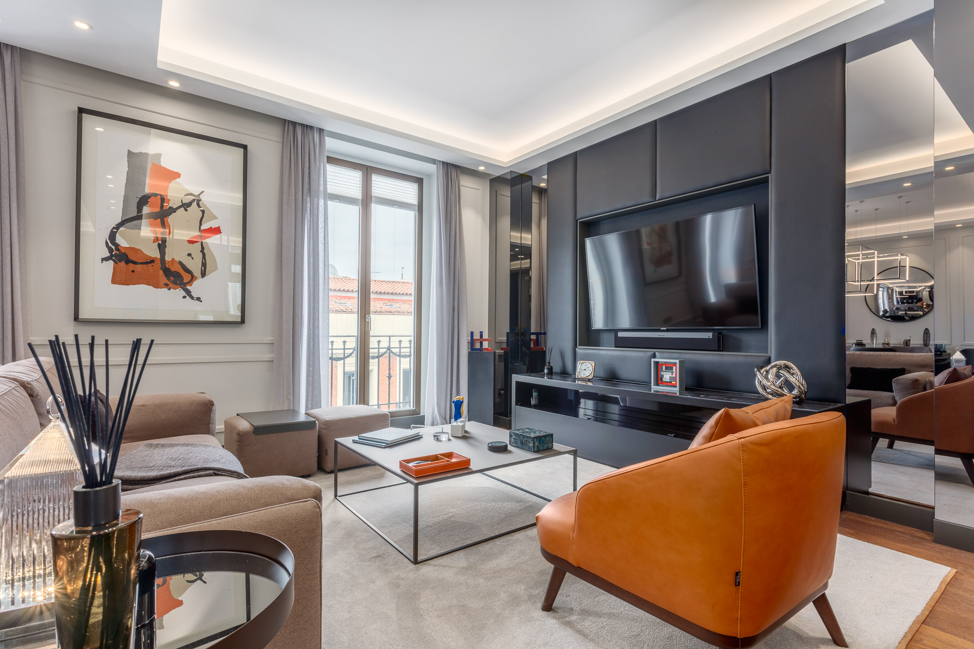 ¿Por qué comprar una casa sobre plano? FV Broker Inmobiliario indica que es una buena oportunidad para adquirir algo nuevo y de forma más económica.