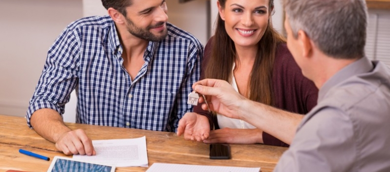 FV Broker Inmobiliario indica uno de los pasos para comprar un piso: estudio de mercado.